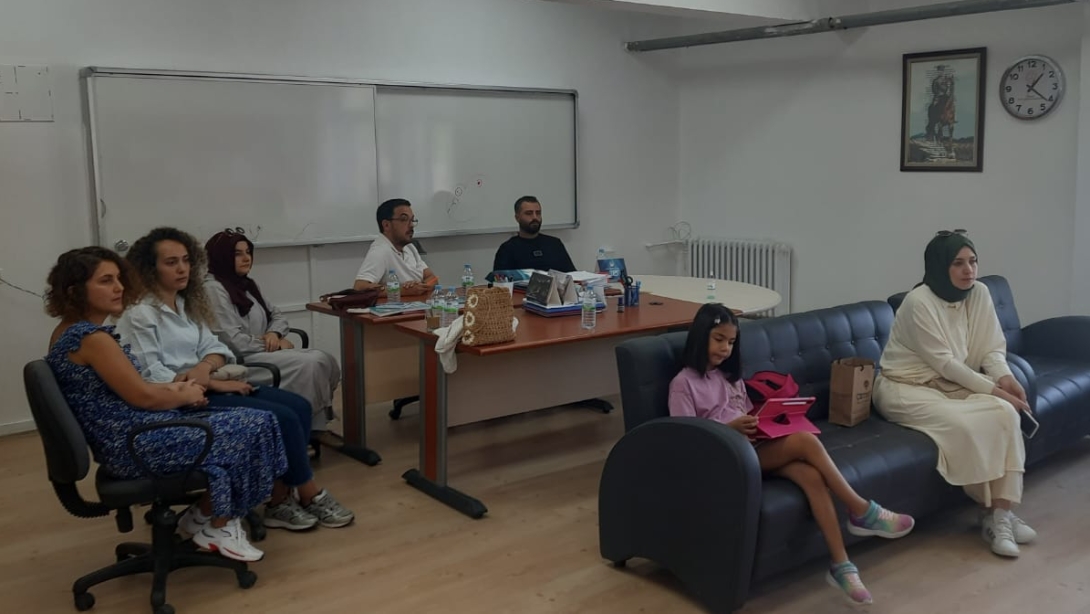 Milli Eğitim Bakanımız Sayın Yusuf TEKİN'in 2025-2026 Eğitim-öğretim Yılı Mesleki Çalışma Dönemi mesajı EBA TV kanalından tüm okul ve kurumlarımızda izlendi.